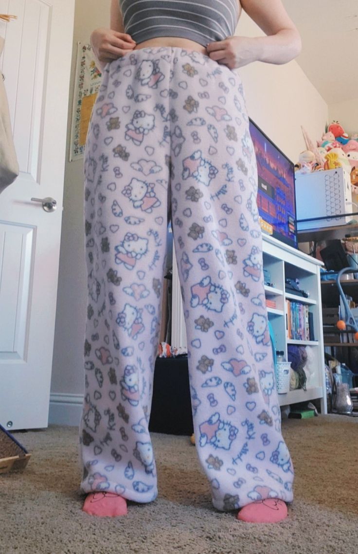 Baggy light pink hello kitty pajama pants Emoji Pocket Pants, Cute Pajama Pants Aesthetic, Pjs Long Pants, Cute Pajama Sets Pants, Cool Pj Pants, Hello Kitty Pajama Pants Aesthetic, Pajamas Pants Aesthetic, Y2k Pajama Pants, Cute Pjs Pants