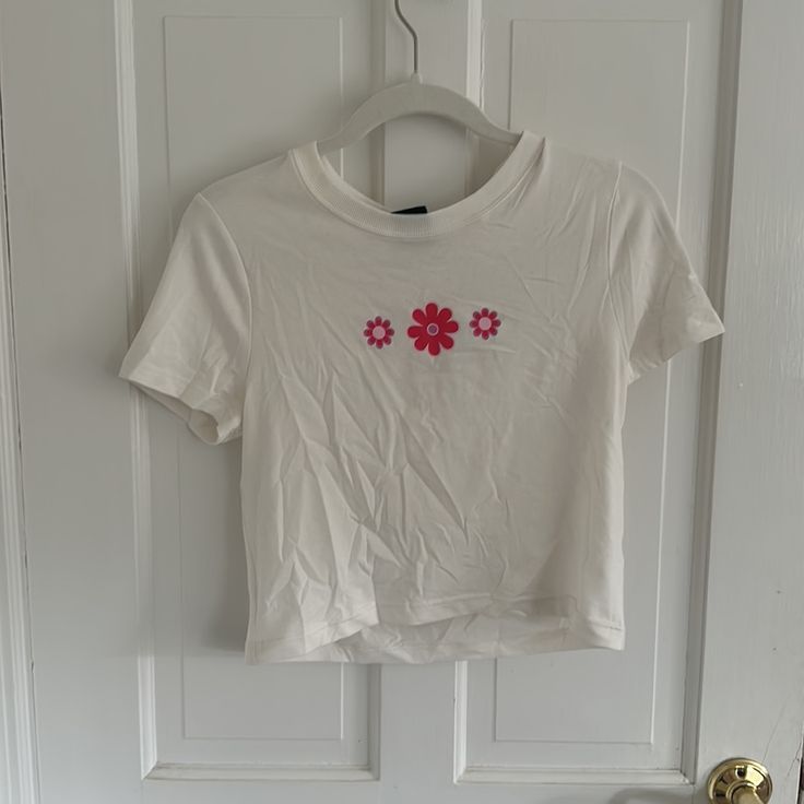 Pacsun White Cropped T-Shirt With Cute Pink And Purple Flowers On Front. Brand New, Never Worn. With Tags Also. Cute White Cotton Cropped T-shirt, White Short Sleeve Summer Tops, White Short Sleeve Tops For Summer, White Cotton Cropped T-shirt For Spring, Spring Cropped T-shirt For Day Out, White Print Graphic Tee For Spring, White Graphic Print T-shirt For Day Out, Spring White Tops With Graphic Print, Spring White Print Graphic Tee