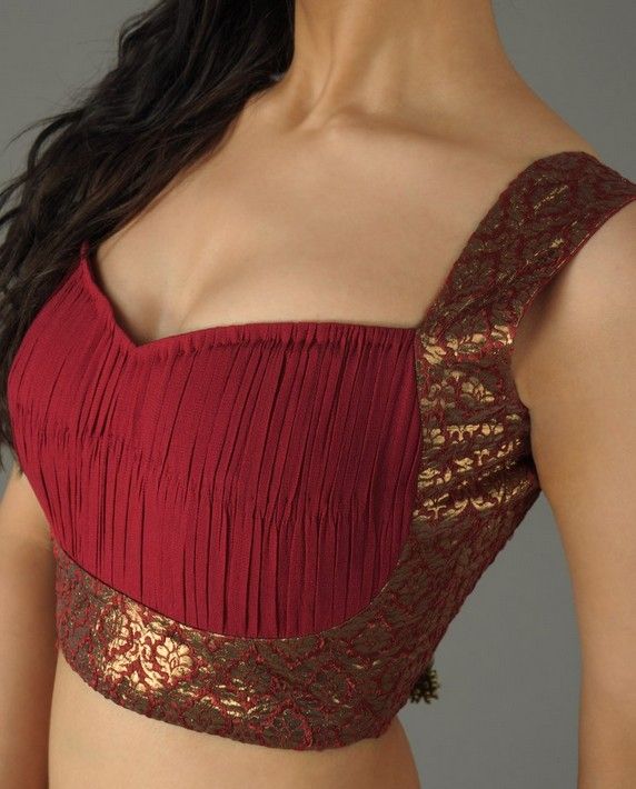 Beautiful #Choli Blouse for #Saree, Lehenga Cocktail Saree, Saree Blouse Neck Designs, New Saree Blouse Designs, Latest Model Blouse Designs, Fashionable Saree Blouse Designs, Sari Blouse Designs, Blouse Designs Indian, Choli Designs, Blouse Designs Silk