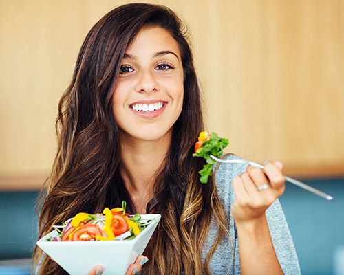 7 Things That Women With Healthy Hair Always Do Atkins Diet Plan, Cheat Day, Atkins Diet, Healthy Liver, Diet Vegetarian, Anti Aging Tips, How To Eat Less, Healthy People, Diet Tips