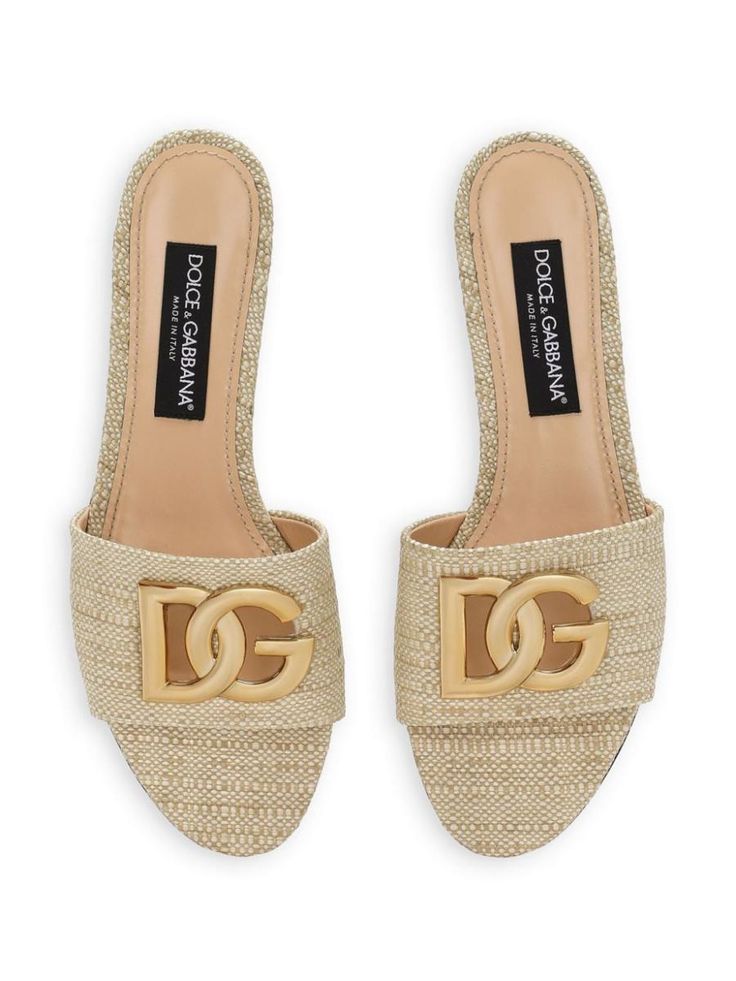 beige calf leather/goatskin/raffia gold-tone logo lettering open toe branded insole slip-on style flat soleHeel 0,3 in / 0,8 cmGender: WomenMaterial: OUTER: LAMB SKIN 60%, POLYAMIDE 40%, SOLE: CALF LEATHER 100%, LINING: GOAT SKIN 100%Color: BeigeMade in: ITProduct ID: CQ0592AR34480738*Import tax/duty will be calculated at checkout (If applicable) Beige Mules, Raffia Sandals, Dg Logo, Women's Mules, Dolce E Gabbana, Leather Cap, Fashion Sandals, Leather Slides, Sneaker Heels