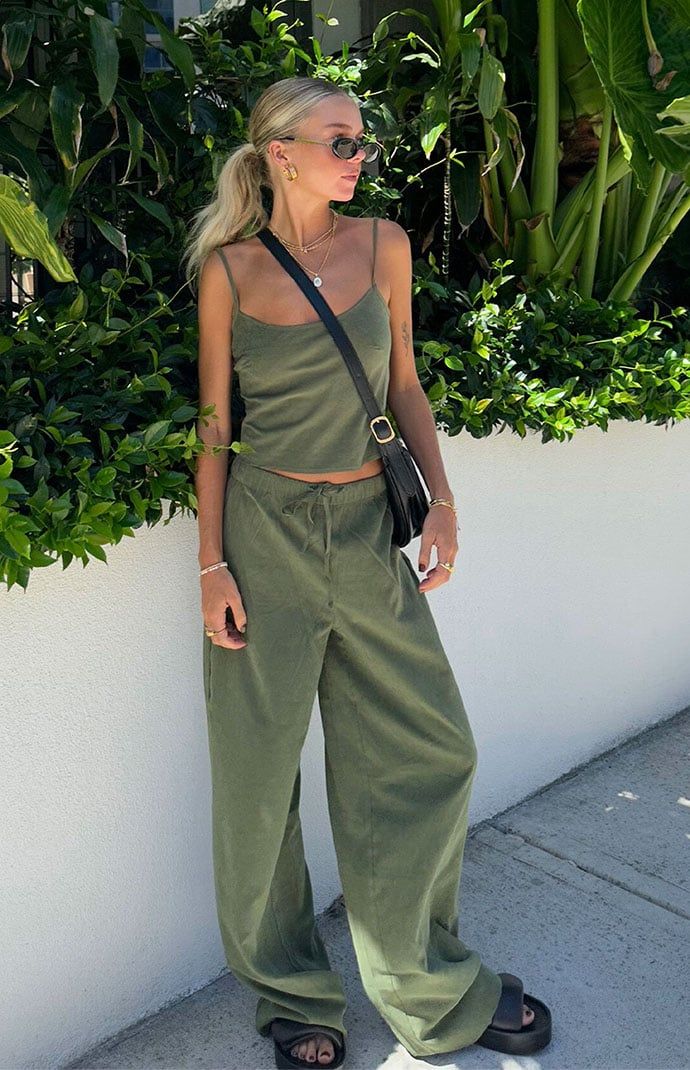 Two Piece Set Outfits Summer, Summer It Girl Outfits, Princess Polly Outfits Aesthetic, Cool Girl Summer Outfits, Summer In Greece Outfit, Boat Trip Outfit Summer, Beachy Style Outfits, Earthy Summer Outfits, Greek Vacation Outfit