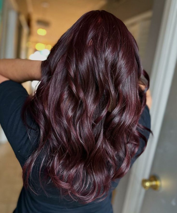 Red Global Hair Color, Red Hair On Brown Skin, Dark Cherry Hair, Wine Red Hair Color, Blackberry Hair Colour, Cherry Cola Hair Color, Ideas Pelo, Global Hair Color, Cherry Cola Hair