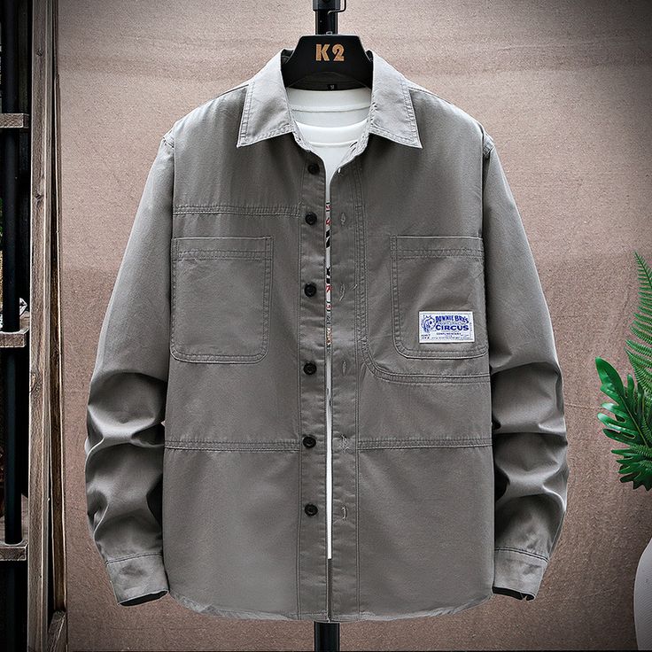 American Casual Cargo Long Sleeve Shirt Features：  Product ID:LS0087 Material:Cotton Season:Spring,Autumn,Winter Color:Khaki,Gray  Size Chat： Denim Shirt Jacket, Tactical Shirt, Shirt Jacket Men, Stylish Men Casual, American Casual, Cargo Shirts, Blouse Jeans, Harajuku Streetwear, Jackets Men Fashion