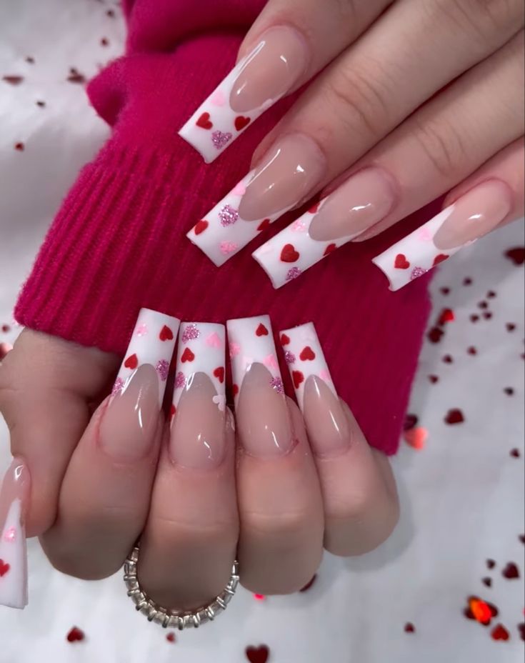 Valentine Nails Designs Simple, Valentines Day Nails Designs 2024, Cute Nail Ideas Pink, S Nails Designs, Valentines Nails Acrylic Coffin, Valentines Day Nails With Initials, Valentines Heart Nails, Nail Ideas For Valentines Day, Valentines Nails Ideas