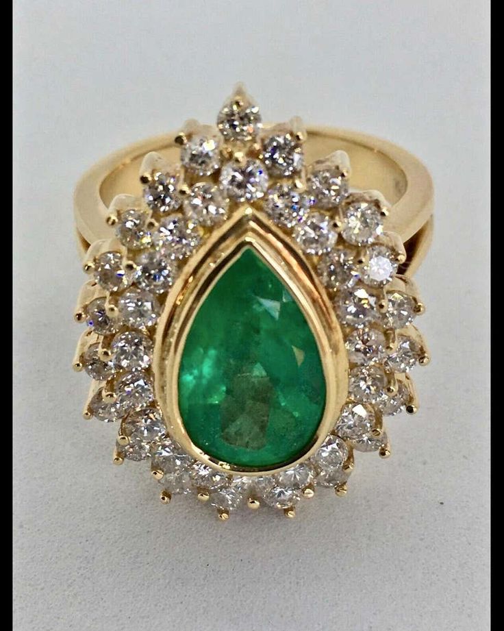 For Sale on 1stdibs - This is a fine natural Colombian emerald pear cut weighting 6.00 carats, vivid medium green color, excellent clarity and transparency. Second stone, natural Luxury Green Pear-shaped Jewelry, Formal Pear-shaped Brilliant Cut Emerald Ring, Green Teardrop Brilliant Cut Jewelry, Elegant Emerald Diamond Pear-shaped Ring, Green Teardrop Jewelry Brilliant Cut, Elegant Pear-shaped Emerald Diamond Ring, Green Teardrop Jewelry With Brilliant Cut, Formal Green Pear-shaped Diamond Ring, Classic Green Teardrop Emerald Ring