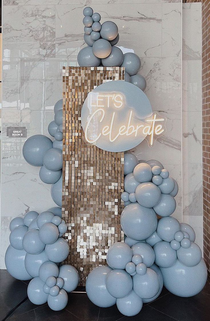 Upscale Balloon Decor, Pavilion Birthday Decor, Balloon Stage Decor, Corporate Balloon Decor, Photo Wall For Party, Balloon Photoshoot Ideas, Small Balloon Garland, 30th Birthday Backdrop, Balloon Bar