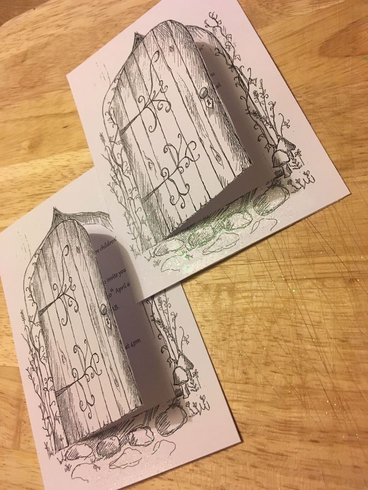 two drawings of a wooden fence on top of a wood table next to each other