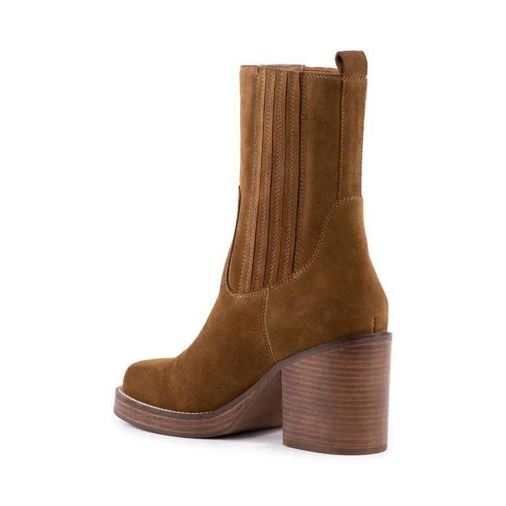 A work boot that doesn’t quit, these Chelsea style utility boots feature a mid-shaft height, tigh... Utility Boots, Brown Suede Boots, Sweet Escape, Boots Suede, J Cole, Work Boot, Leather Block Heels, Seychelles, Suede Boots