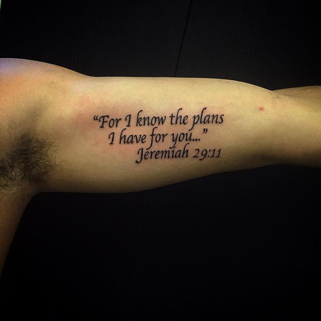 a man's arm with a bible verse tattoo on it, and the words for i know the plans i have for you