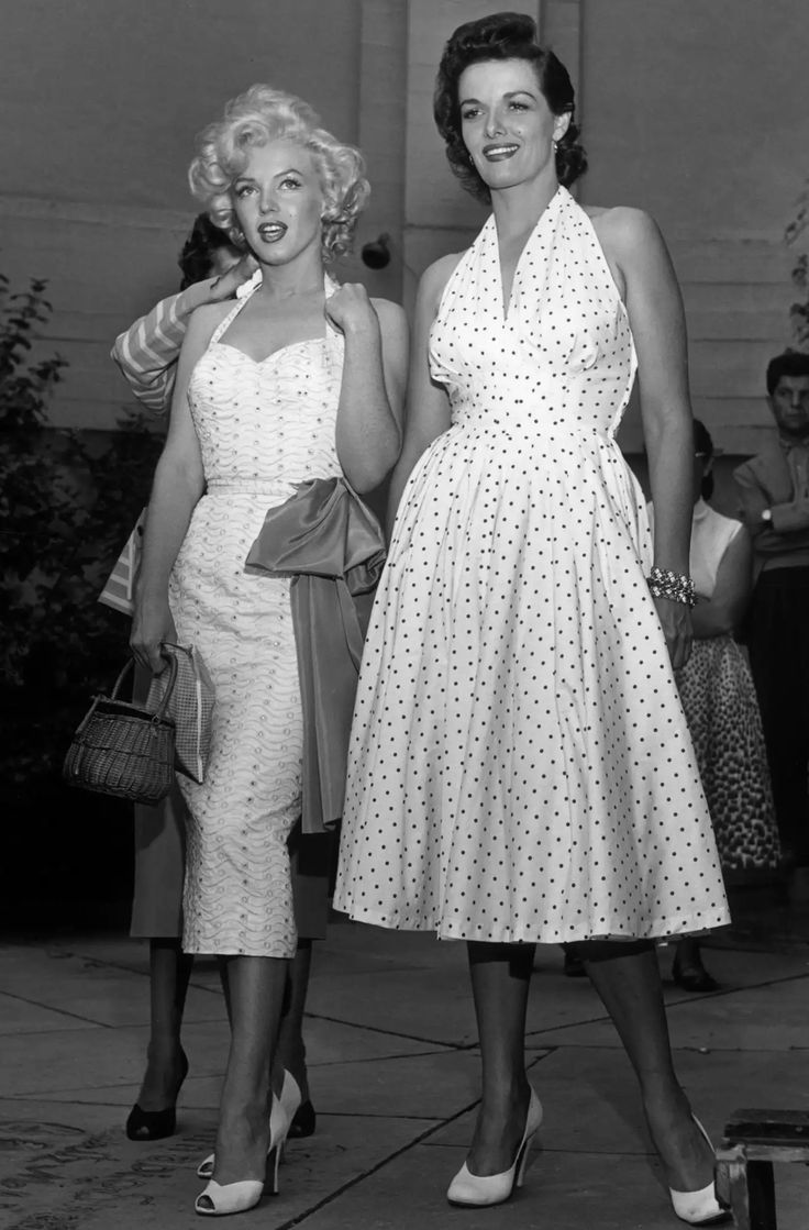 Marilyn Monroe And Jane Russell, Stile Pin Up, Klasik Hollywood, 40s Mode, Estilo Marilyn Monroe, Mode Retro, Jane Russell, Glamour Vintage, Gentlemen Prefer Blondes