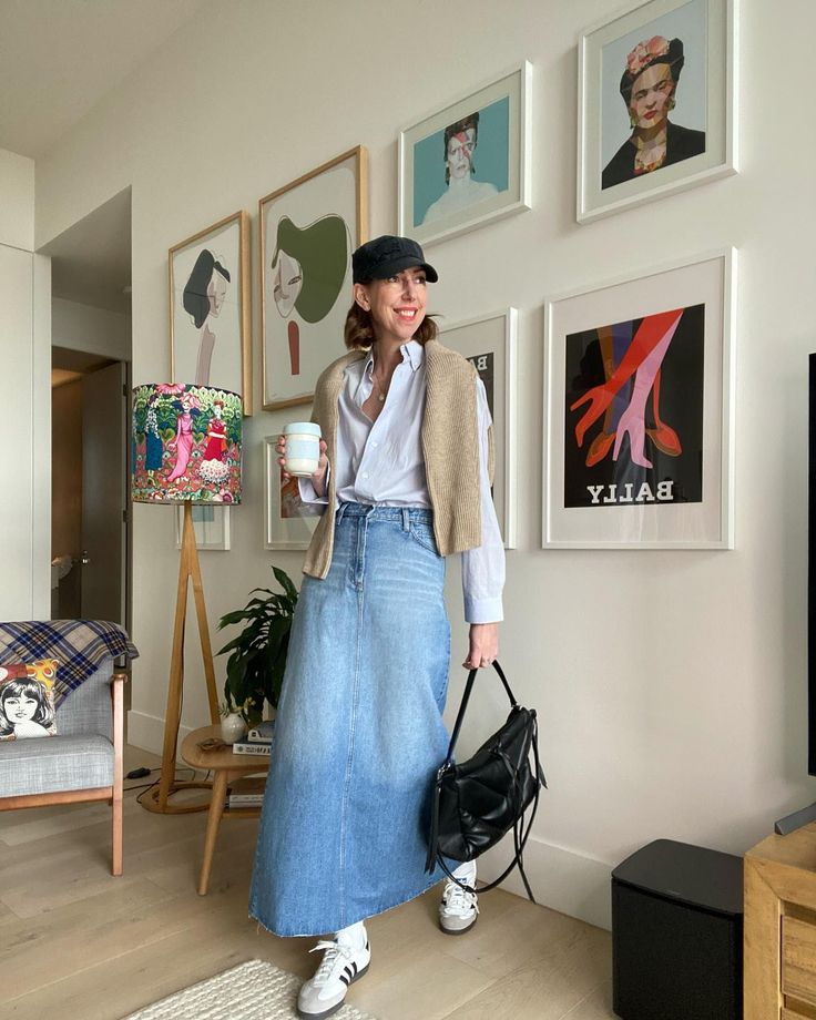 Blue Denim Skirt Outfit, Denim Long Skirt Outfit, Fall Denim Skirt Outfits, Maxi Denim Skirt Outfit, Long Jean Skirt Outfits, Denim Maxi Skirt Outfit, Long Denim Skirt Outfit, Skirt Outfit Casual, Casual Outfit Idea