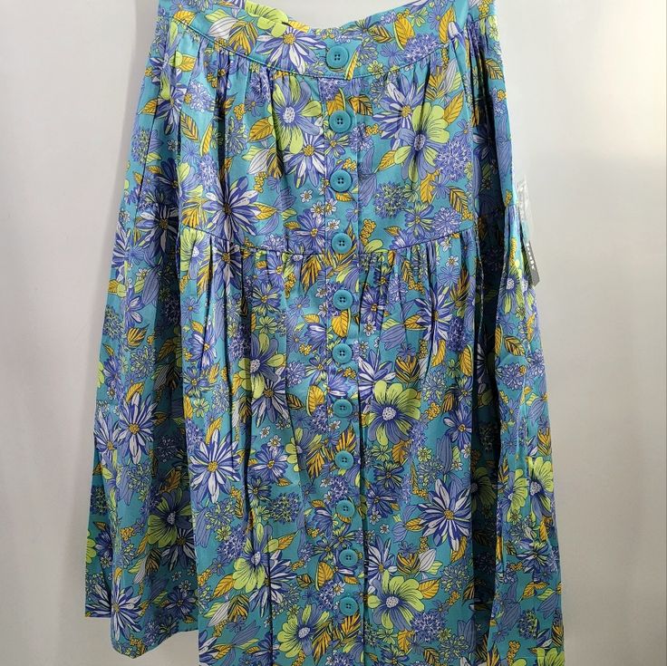 Modcloth Nwt Size 2 Harlow Floral Sea Button Front, Floral Print, A-Line Skirt Nwt, Lined Flat Measures Approximately W 12" Length 27.5" Spring Multicolor Bottoms With Buttons, Cotton Beach Skirt With Buttons, Beach Cotton Skirt With Buttons, Blue Buttoned Skirt For Spring, Blue Button-up Cotton Skirt, Multicolor Buttoned Skirt For Spring, Spring Full Skirt Bottoms With Buttons, Blue Button-up Summer Skirt, Blue Retro Skirt With Floral Print