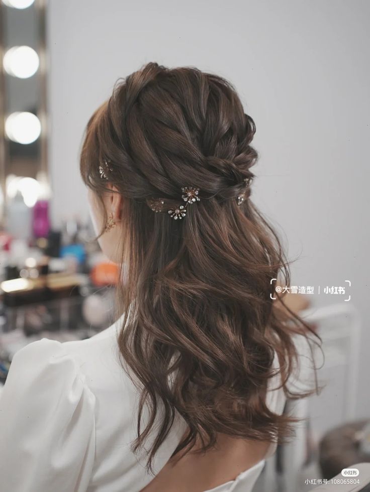 Formal Hairstyles Asian Hair, Hairstyle For Wedding Reception, Prom Hairstyles Asian Hair, Half Up Do Medium Hair, Short Hair Styles For Wedding Bride, Half Up Half Down Wedding Hair Off The Shoulder Dress, Korean Hairstyle Wedding Bridal Hair, Open Hair Flower Hairstyles, Halfdo Hairstyles Weddings