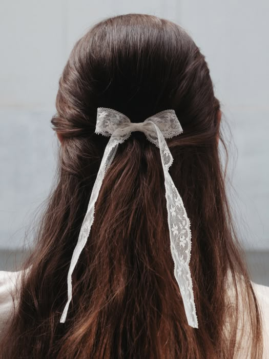 Hair Ribbon Clip, Aesthetic Hair Ribbon, Lace Bows In Hair, Lace Hair Bows, Lace Ribbon In Hair, Wedding Ribbon Hair, Hairstyles With Lace Ribbon, Lace Bow Hairstyle, Mini Ribbon Hairstyle