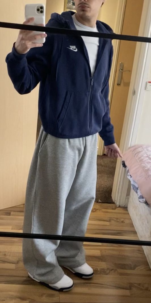 Fits With Joggers, Baggy Cargos Men Outfit, Zip Up And Sweatpants Outfit, Lounge Outfit Men, Men In Joggers, Sweatpants Fit Men, Nike Pants Aesthetic, Comfy Fits Men, Pro Club Sweats Outfit