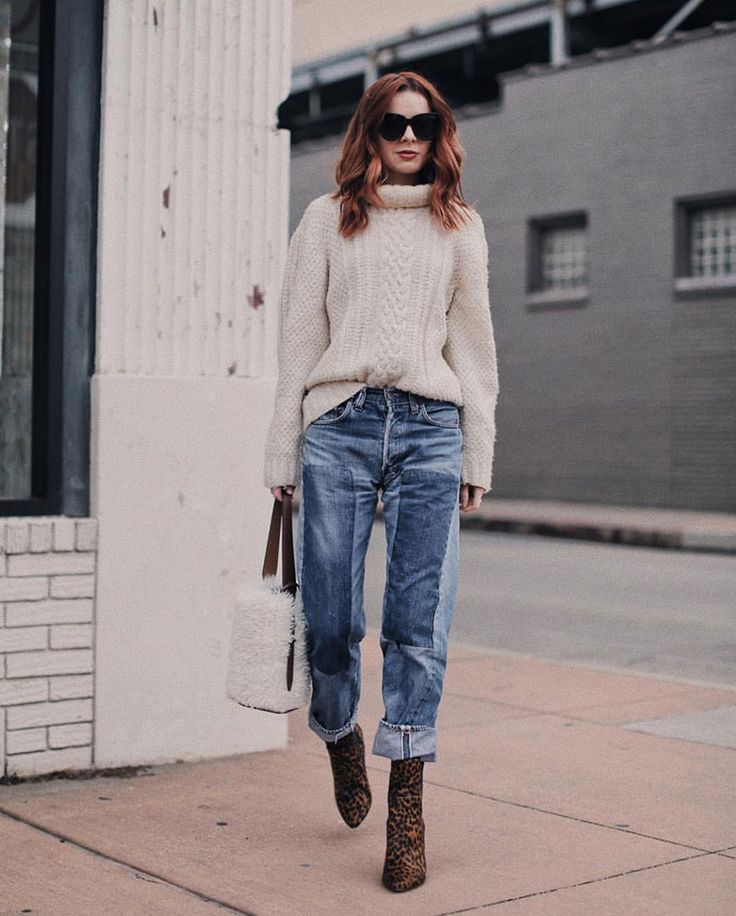 How To Dress Up Jeans, Mode Dope, Chunky Turtleneck, Cable Knit Turtleneck, Looks Jeans, Denim Ideas, Mode Boho, Outfit Jeans, Cooler Look