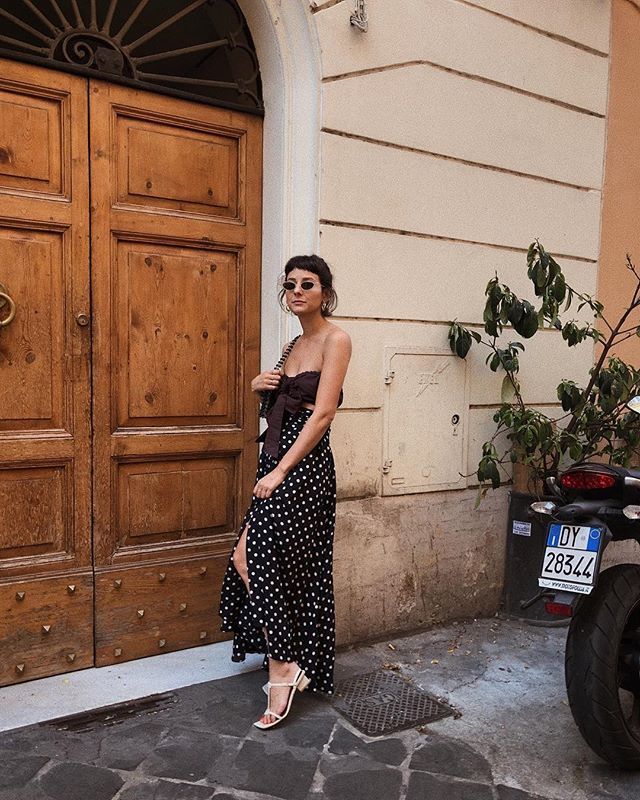 16 Polka-Dot Summer Outfits to Re-Create Maxi Skirt Ideas, Strappy Sandals Outfit, Polka Dot Skirt Outfit, Dot Skirt Outfit, Polka Dot Dress Outfit, Flowy Spring Dresses, Summer Shoes Trends, 15 Outfits, Skirt Ideas