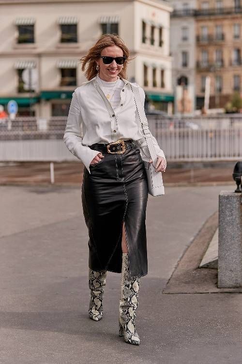 Snakeskin Boots Outfit Fall, Snakeskin Boots Outfit, Boots Outfit Fall, Lisa Aiken, Emerging Designers Fashion, Print Boots, Snakeskin Boots, Paris Mode, Paris Fashion Week Street Style