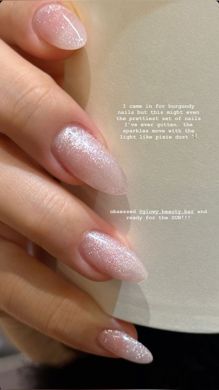 Simple Pink Wedding Nails, Mail Trends 2024, Mail Inspo 2024, Mail Ideas Short, Short Simple Nail Ideas, Natural Glitter Nails, Short Chic Nails, Almond Glitter Nails, White And Nude Nails