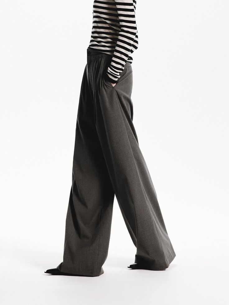 MO&Co. Women's Pleated Wide Leg Pants Crafted from well-done fabric, these wide-leg pants have been designed to fall loosely over the body. With convenient side slip pockets and a front pleated design that creates a flattering silhouette. Features : - Relaxed wide-leg silhouette- Side slip pockets, back welt pockets- Front pleated design Code: MBD3PATT03The back length of size M is 108cmMATERIALS & CARE Material: 66.8% Polyester 30.9% Viscose 2.3% SpandexPlease put it into a mesh bag to wash.REM Modern Wide Leg Pants With Welt Pockets, Wide Leg Pants With Welt Pockets And Relaxed Fit, Relaxed Fit Wide Leg Pants With Welt Pockets, Wide-leg Stretch Dress Pants With Pockets, Versatile Wide-leg Pants With Loose Fit, Versatile Wide-leg Pants With Loosely Fitted Hips, Stretch Wide-leg Dress Pants With Pockets, Classic Wide-leg Pants With Side Pockets, Relaxed Fit Wide-leg Pants