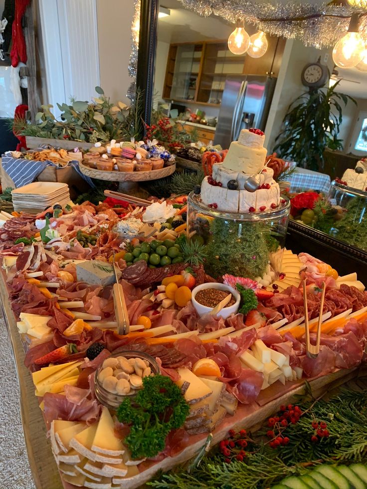 Grazing Tables - Cured and Cultivated Tasting Table Ideas, Wedding Catering Set Up, Food Ideas For Wedding Reception, Wedding Meals, Food Area, Service Area, Decorações Com Comidas, Party Food Buffet, Charcuterie Inspiration