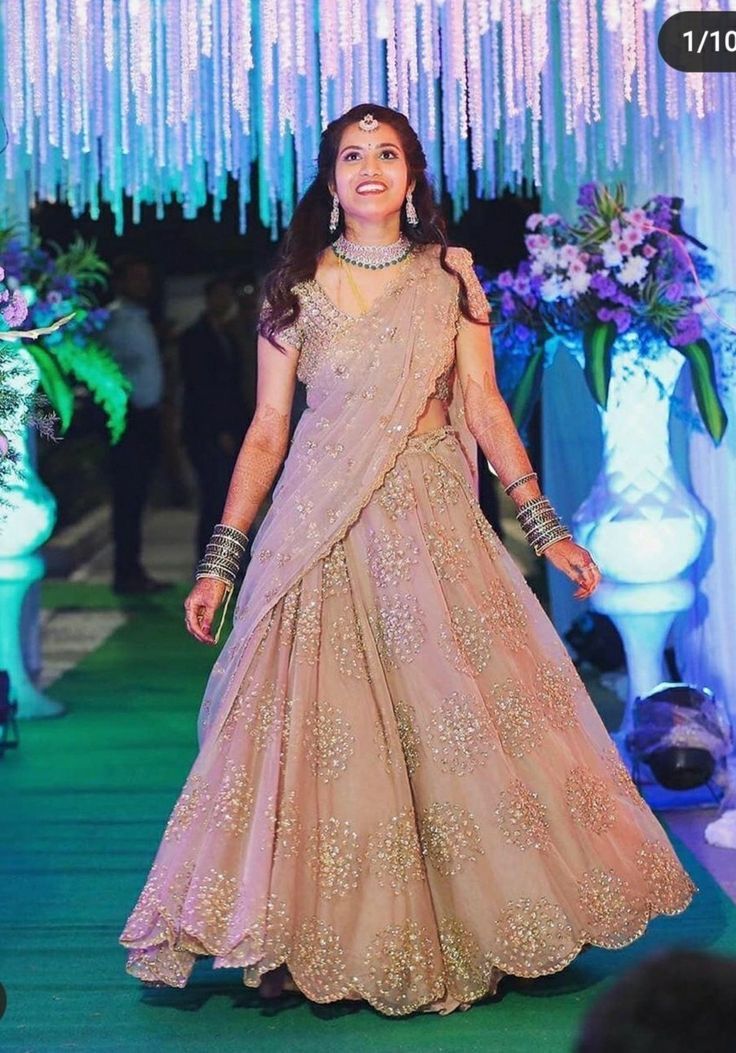 Light Colour Lehenga For Engagement, Jwellery Idea For Lehenga, Crop Top Lehenga For Engagement, Lehangas For Reception South Indian, Lehanga Designs Latest For Wedding South Indian, Bridal Lehengas For Reception, Lehangas For Engagement, Lehangas For Reception, Engagement Lehangas