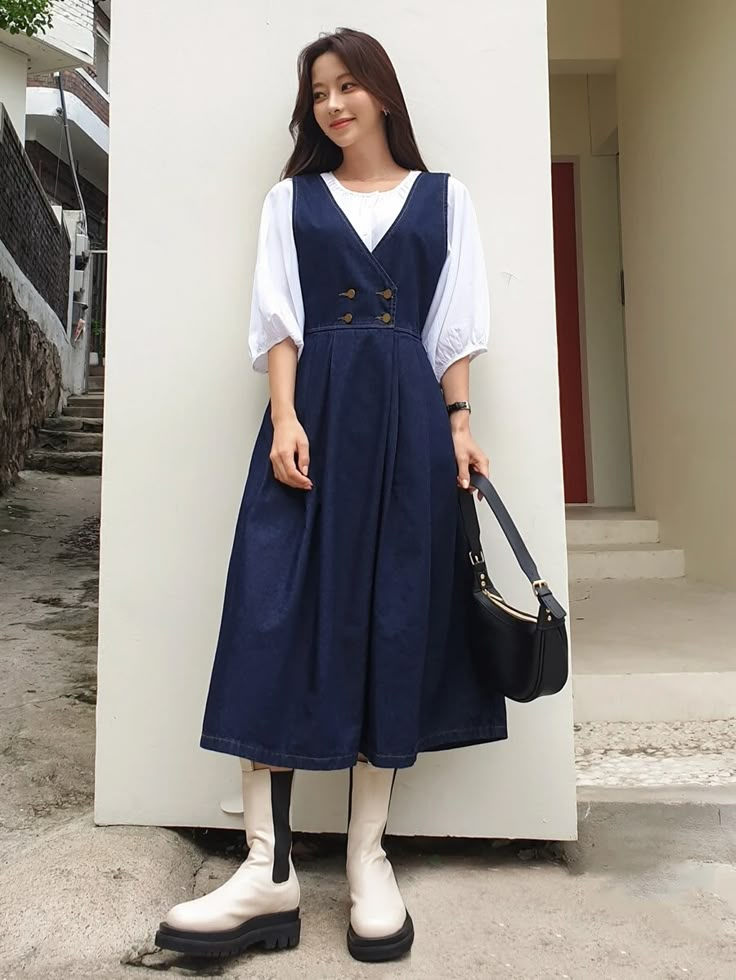 DAZY 1pc Double Breasted Sleeveless Denim Dress | SHEIN USA Womens Pinafore Dress, Denim Attire, Estilo Hijab, Sleeveless Denim Dress, Womens Denim Dress, Modest Dresses Casual, Denim Dresses, Nice Style, Trendy Fashion Outfits