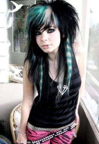 Ging to be able to fan my hair loke this soon...But mine shall be spikier! Scene Kid Hair, Raccoon Tail Hair, Emo Girl Hair, Emo Scene Hair, Scene Girl, Punk Emo, Emo Hair, Scene Girls, Scene Fashion