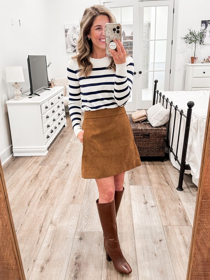 Fall Corduroy Skirt Outfits, Rust Brown Skirt Outfit, Brown Suede Skirt Outfit Fall, Tan Skirt Outfit Fall, Fall Skirt Outfits Women, Camel Skirt Outfit Fall, Faux Suede Skirt Outfit, Brown Corduroy Skirt Outfit, Suede Skirt Outfit Winter