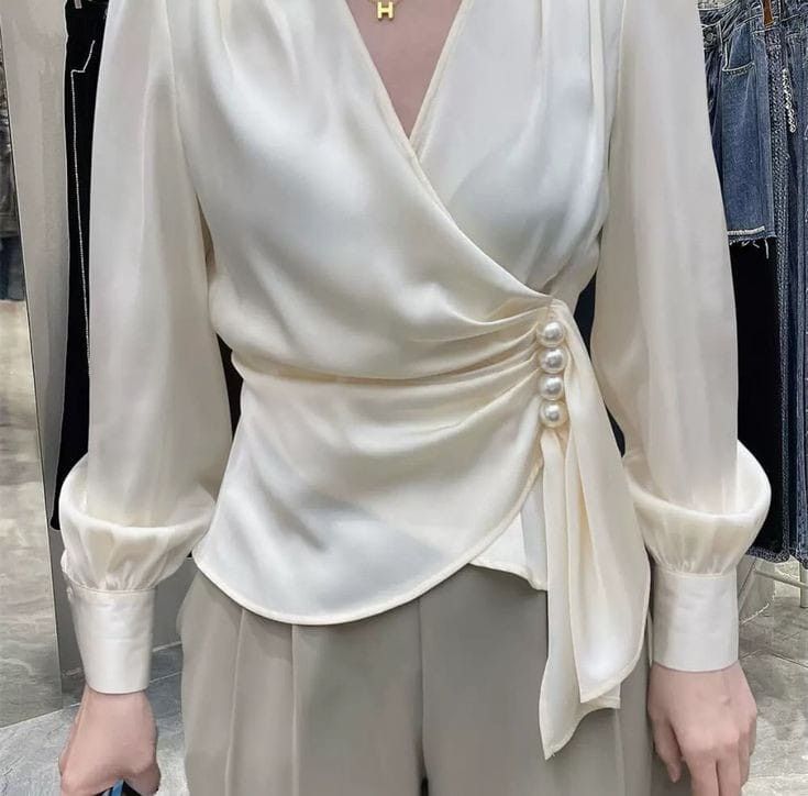 Satin Tops Outfit, Satin Tops Blouses, Sunday Dress Outfit, Dream Wedding Gown, Satin Blouse Outfit, Blouses Long Sleeve, Modest Dresses Fashion, Blouse Casual Fashion, Women Blouses Fashion