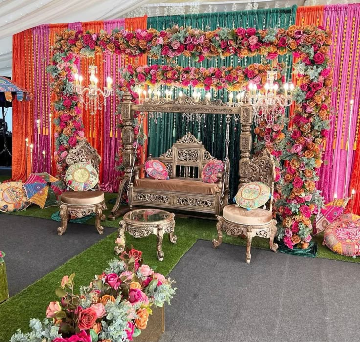 Pastel Mehndi Decor, Mehndi Theme Ideas, Dholki Decor, Mehndi Stage Decor, Mendhi Decor, Mehndi Stage, Indian Inspired Decor, Mehendi Decor Ideas, Pakistan Wedding