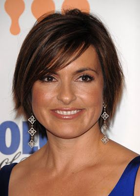 2011 Short Hairstyles for Round Faces - Short Hair Styles For Women - Zimbio Hairstyles For Round Face Women, Round Face Women, Hairstyles For Round Face, Bob Hairstyles For Round Face, Hairstyles For Fat Faces, Short Hair Cuts For Round Faces, Dunner Wordend Haar, Shape Face, Short Hairstyles For Thick Hair