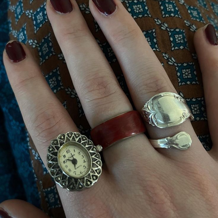 vintage rings. vintage aesthetic. fairy aesthetic. witch aesthetic. whimsical. clock ring. spoon ring. red ring. red nails. stevie nicks. Clock Rings Aesthetic, Clock Ring Vintage, Stevie Nicks Jewelry, Stevie Nicks Nails, Vintage Dark Aesthetic, Stevie Nicks Aesthetic, Vintage Jewelry Aesthetic, Clock Ring, Aesthetic Whimsical