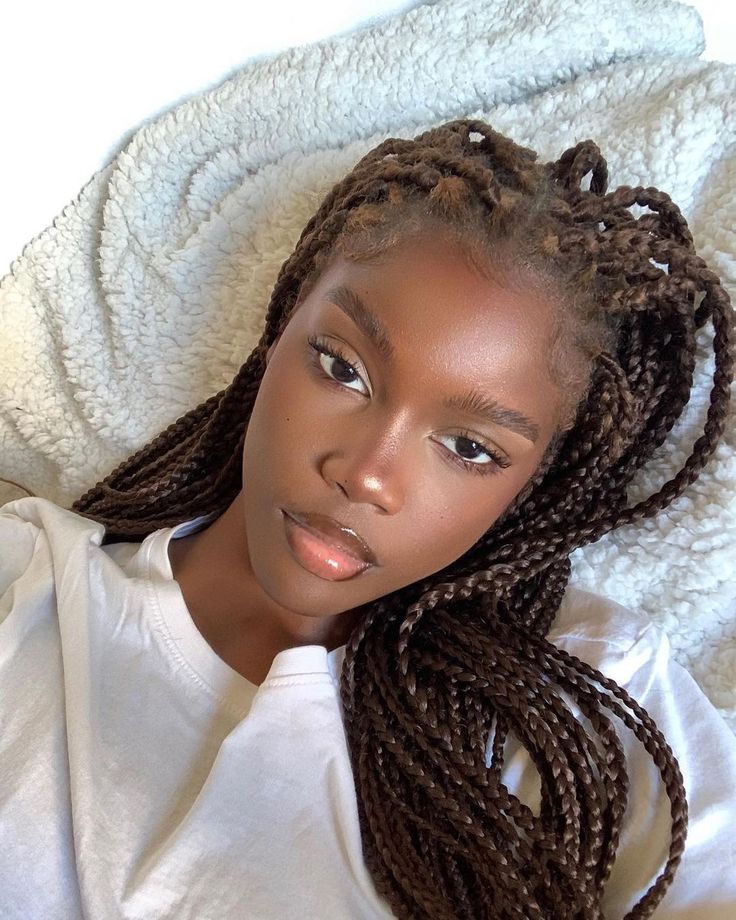 hourly black hotties on Twitter: "… " Colored Braids, Dark Skin Beauty, Glam Hair, Dark Skin Women, Beauty Brands, Girls Makeup, Box Braids, Her Hair, Hair Inspiration