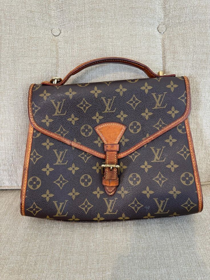 Beautiful vintage Louis Vuitton, with certificate from Legit Grails. Vintage Louis Vuitton, Festival Season, Purses And Handbags, Shoulder Bags, Art Collection, Bathing Beauties, Accessory Gift, Louis Vuitton, Electronic Accessories