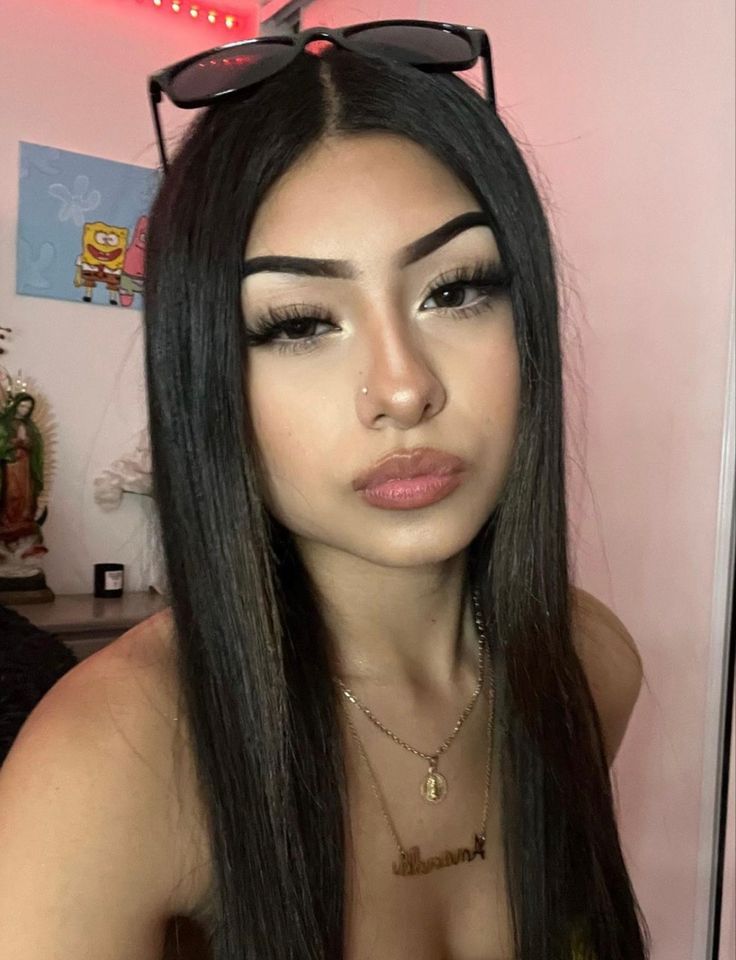 Emo Latina Makeup, Latin Makeup, Mexican Makeup, Latina Makeup Looks, Latina Hair, Makeup Cute, Cute Eyeshadow Looks, Latina Makeup, Zara Drip