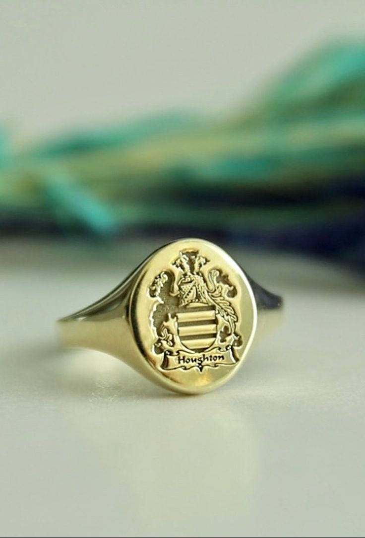 School Emblem, Class Rings College, School Rings, Family Crest Rings, College Rings, Custom Signet Ring, Graduation Rings, Cary Nc, Ringe Gold