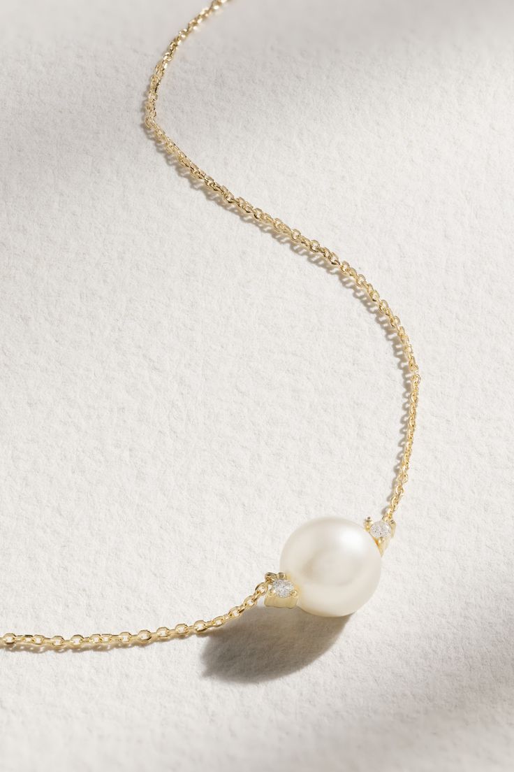 Each one of Mizuki's pieces are at once distinctive and understated - this necklace is a perfect example. Made from 14-karat gold, it's strung with a sizeable freshwater pearl punctuated with a light-catching diamond on either side. Wear yours with décolletage-baring tops and dresses. Fine Jewelry Akoya Pearl Necklace With 17 Jewels, Fine Jewelry Akoya Pearl Chain Necklace, Fine Jewelry Akoya Pearl Necklace, Wedding Akoya Pearl Diamond Necklace With Pearl Chain, Diamond Pearl Necklace For Wedding, Wedding Diamond Pearl Necklace Single Strand, Wedding Diamond Single Strand Pearl Necklace, Wedding Single Strand Diamond Pearl Necklace, Luxury Akoya Pearl Necklace With Pearl Pendant