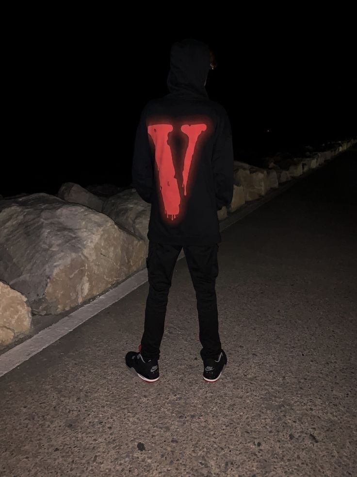 Vlone Pfp, Outfit Drip, Vlone Clothing, Vlone Hoodie, Drippy Outfit, Best Profile Pictures, Aesthetic Fits, Face Photo, Cute Art Styles