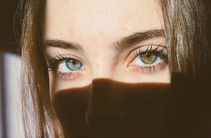 Sectoral Heterochromia, Heterochromia Eyes, Blue Eyes Aesthetic, Rare Eye Colors, Rare Eyes, Beautiful Eyes Color, Digital Portrait Art, Aesthetic Eyes, Aesthetic People