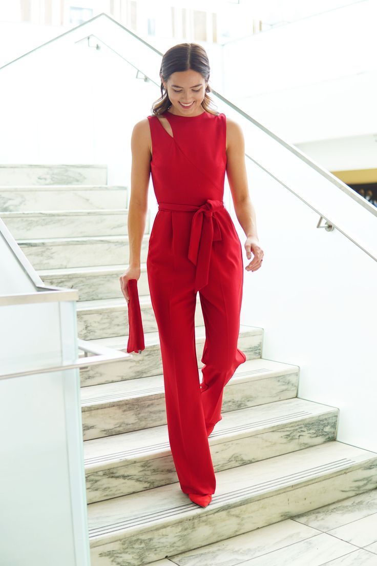 Sooooo flattering bright red jumpsuit that will elongate your legs! Love the cutout detail too! Marie Ernst of Marie's Bazaar wears this must have jumpsuit with all red accessories for an all red outfit! All Red Outfit, Red Overalls, Red Y, Wedding Jumpsuit, Red Accessories, Jumpsuit Outfit, Jumpsuit Pattern, Red Jumpsuit, Summer Dress Outfits