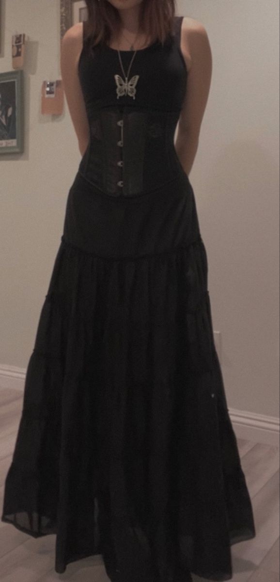 Grunge corset long black skirt alt dark aesthetic outfit style ideas thrifted Insta: @cinn.tea Long Black Skirt And Corset Outfit, Long Dress Grunge Outfit, Long Black Dress With Corset, Outfits With Long Black Skirts Goth, Gothic Maxi Skirt Outfit, Emo Maxi Skirt Outfit, Skirts Long Aesthetic, Grunge Outfits With Corset, Witchy Corset Outfit