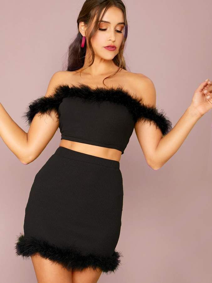 Shein Contrast Faux Fur Bardot Crop Top & Skirt Set Birthday Vibes, Bardot Crop Top, Crop Top Skirt Set, Halter Neck Crop Top, Classy Dresses, Two Piece Jumpsuit, Top Skirt Set, Crop Top Skirt, Shein Style