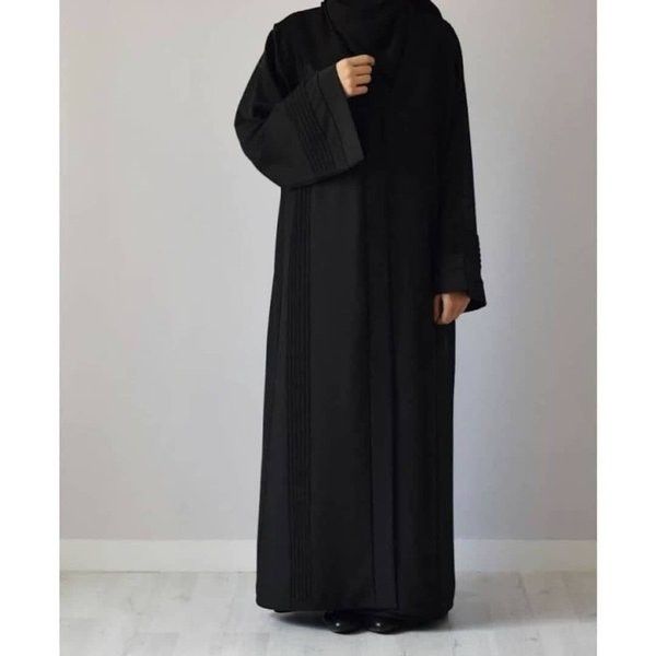 Black Burkha, Black Abaya Designs Simple, Burkha Design, Plain Abaya, Simple Abaya Designs, Burkha Designs, Burqa Designs, Khaleeji Abaya, Abaya Noir