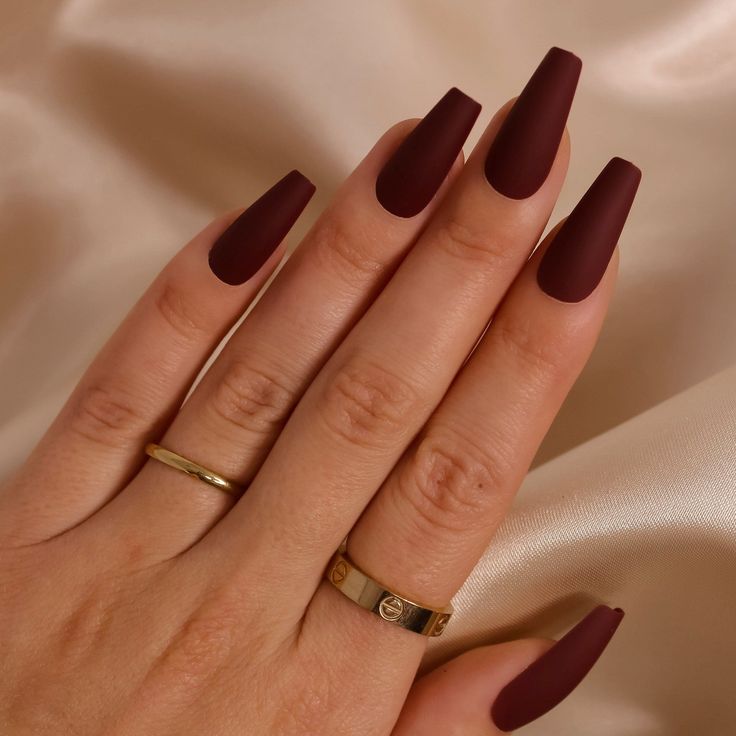 Matte Dark Red Nails, Fall Nail Coffin, Autumn Nails Matte, Solid Color Acrylics, University Nails, Maroon Acrylic Nails, Fall Press On Nails, Burgundy Acrylic Nails, Red Matte Nails