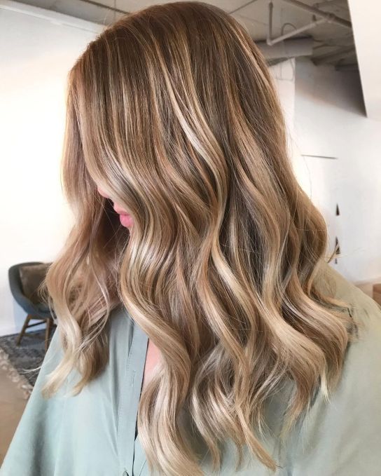 Beige Hair, Icy Blonde Hair, Blond Balayage, Bronde Hair, Hair Color Caramel, Hair Adviser, Brunette Hair With Highlights, Dirty Blonde Hair, Brown Hair With Blonde Highlights