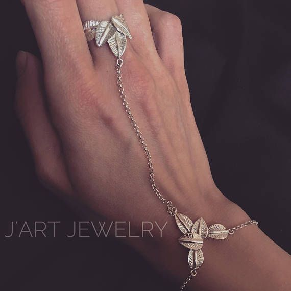 Slave bracelet sterling silver. Bracelet leaves Silver Hand Chain, Leaves Bracelet, Boho Style Bracelets, Finger Bracelets, Hand Chain Bracelet, Bracelet Wedding, Leaf Bracelet, Bracelet Ring, Hand Chain