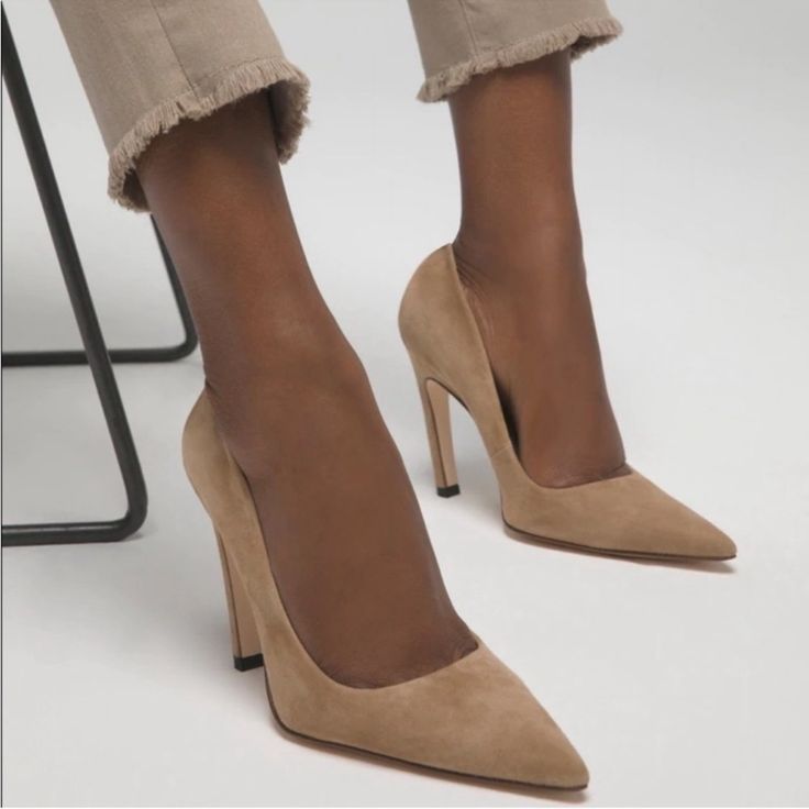 New With Tags In Box Good American ‘Icon’ Shoes Color: Suede Nude Size: Women’s Us 8.5 Retails At $195 So Chic! Details We Thought Of Everything. And Then Some. We Took The Best Of Shoe Innovation And Maxed It Out. Introducing The Icon Pump, Providing Timeless European Craftsmanship With Next Level Design. Long, Sleek Pointy Toe Wearable, Walkable Heel Height Cloud Sole For All Day Comfort Outsole Made Of Recycled Leather Natural Beige Suede 4.5" Heel Made In Spain Trendy Suede Heels For Work, Icon Shoes, Beige Heels, Level Design, American Icons, Nude Pumps, Recycled Leather, Shoes Color, Good American