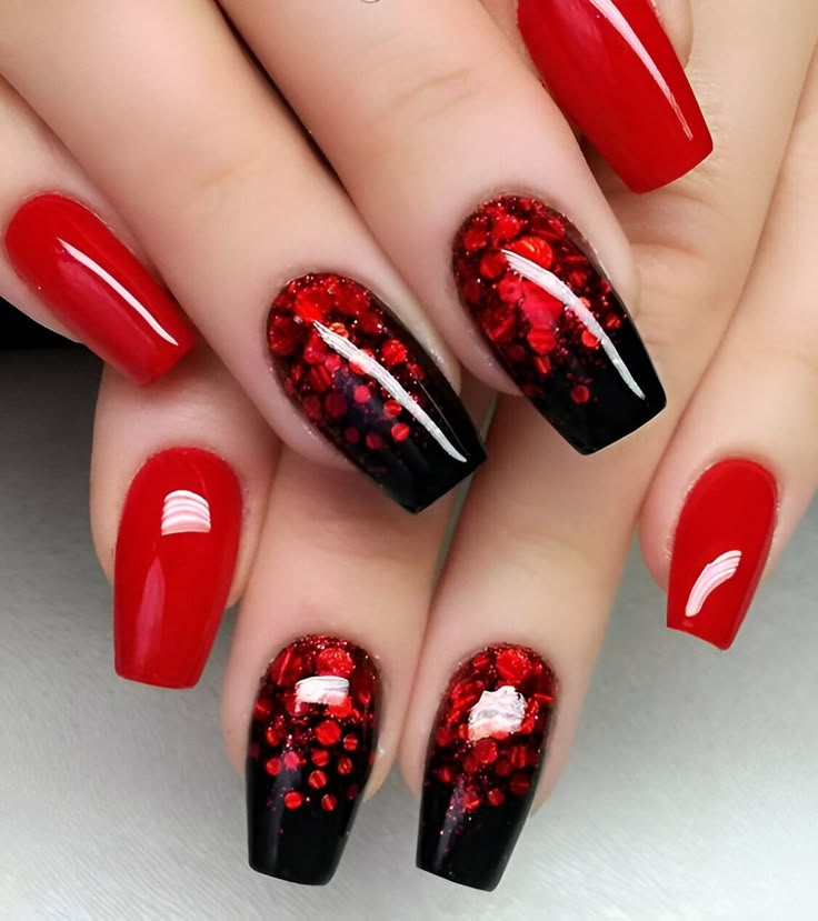 Black And Red Nail Designs, Red And Black Nail, Red Black Nails, Red Ombre Nails, Nagellack Trends, Red Nail Art, Chrome Nails Designs, Nail Designs Valentines, Pretty Nail Art Designs